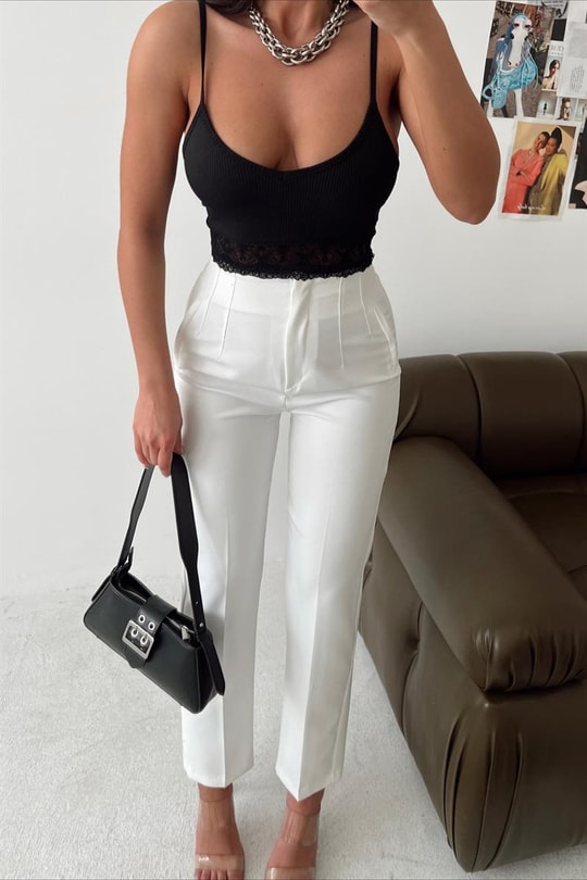 Dantel Detaylı Crop Top Siyah