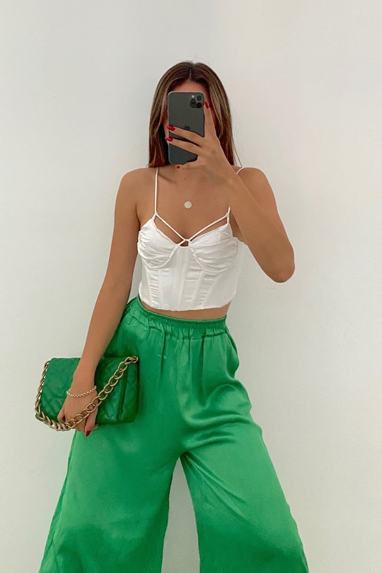 Gipe Detaylı Askılı Crop Beyaz