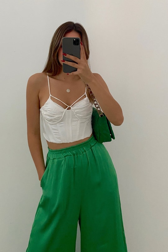 Gipe Detaylı Askılı Crop Beyaz