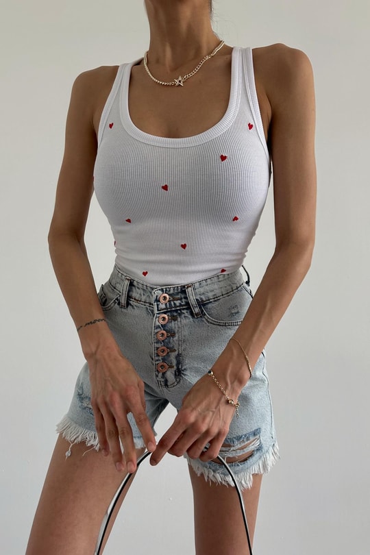 Kalp Nakışlı Crop Top Beyaz