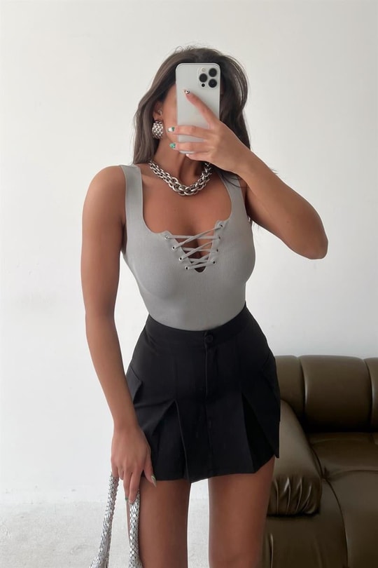 Önü Bağcıklı Basic Top Gri