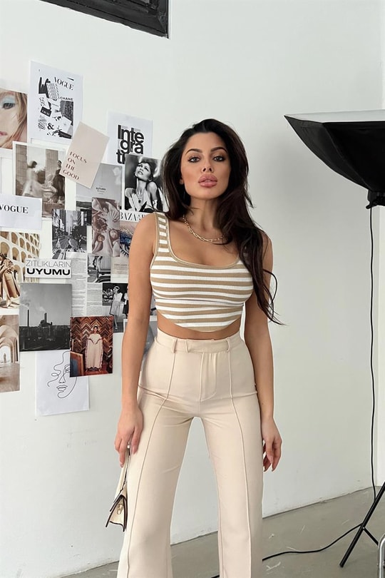 Oval Çizgili Crop Top Bej