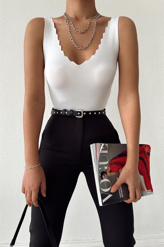 Tırtık Yakalı Basic Crop Top Beyaz