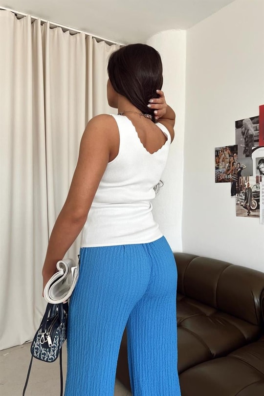 Tırtık Yakalı Basic Top Beyaz