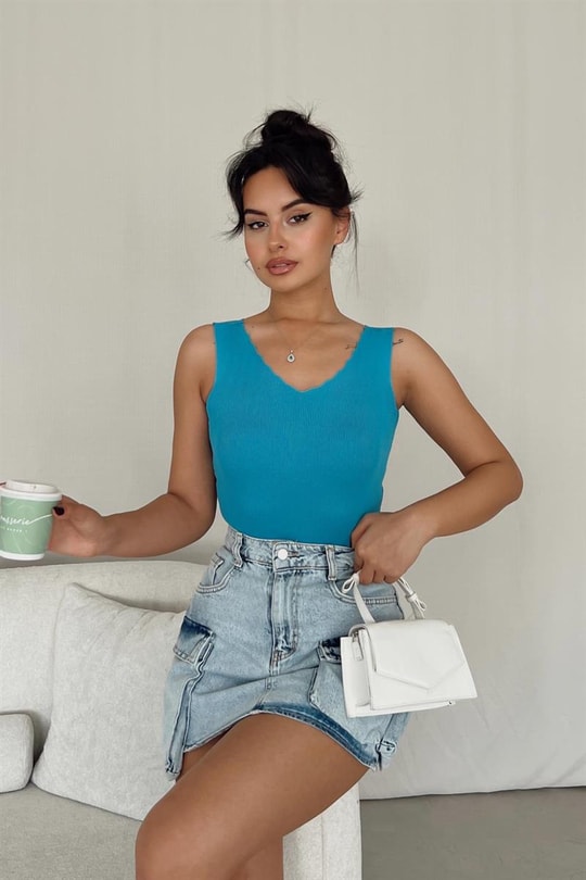 Tırtık Yakalı Basic Top Turkuaz