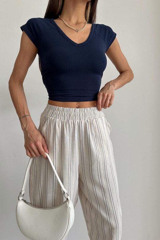 V Yaka Basic Crop Lacivert
