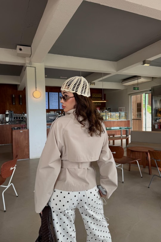 Dik Yaka Kısa Trenchcoat Taş