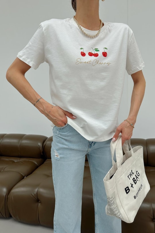 Cherry Baskılı Tshirt Beyaz