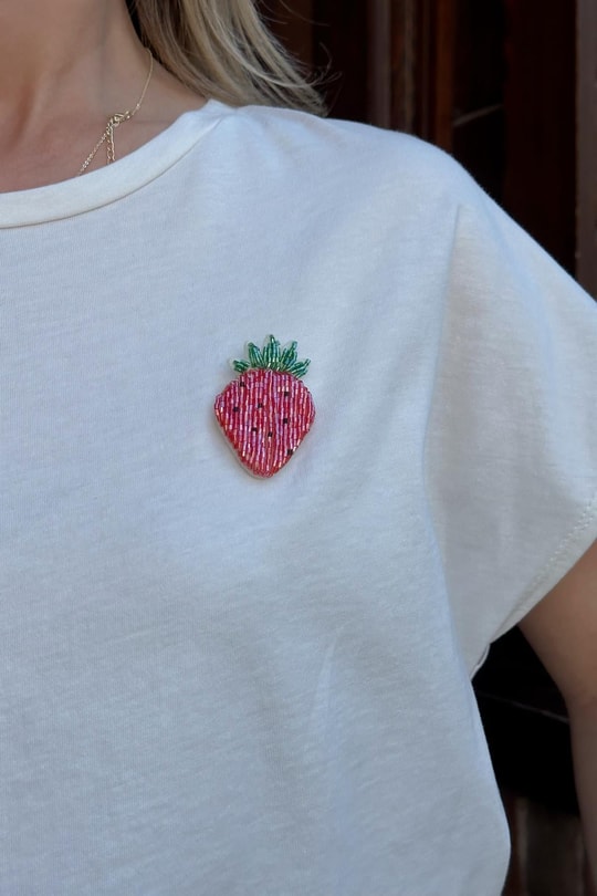 Çilek Detaylı Tshirt Beyaz