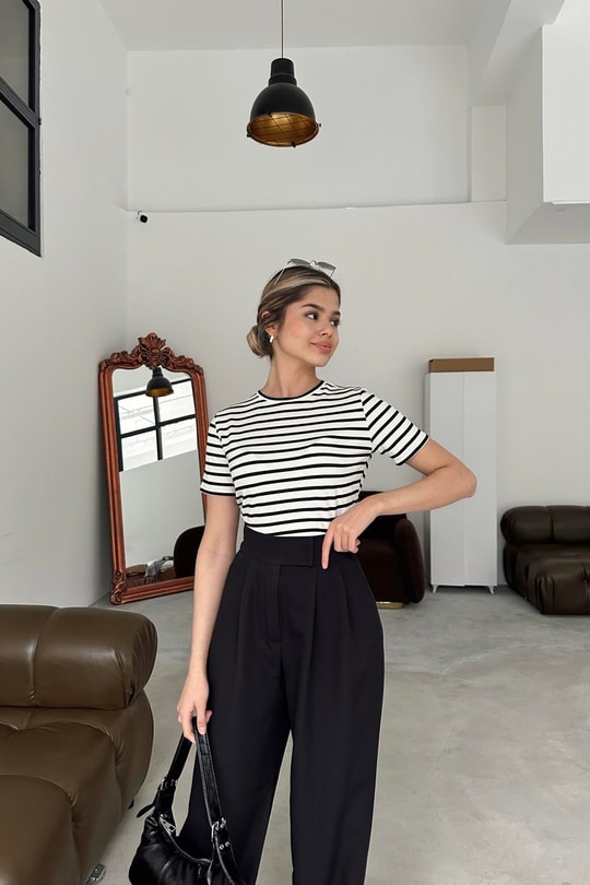 Çizigili Basic Tshirt Ekru