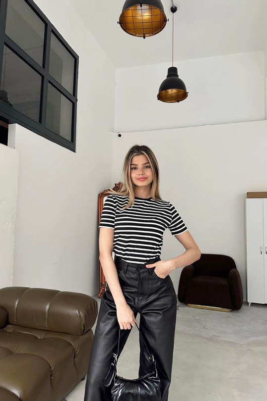 Çizigili Basic Tshirt Siyah