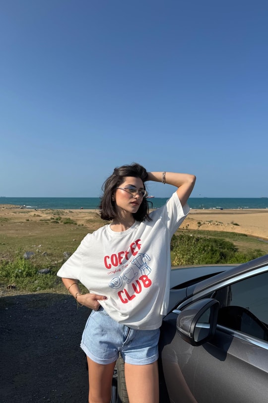 Coffe Clup Tshirt Ekru