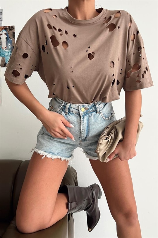 Delikli Rock Tshirt Sütlü Kahve