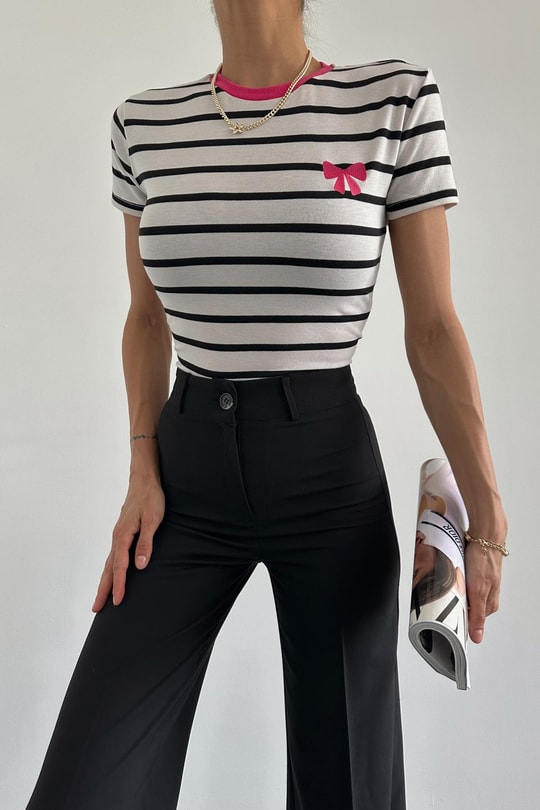 Fiyonk Nakışlı Tshirt Krem