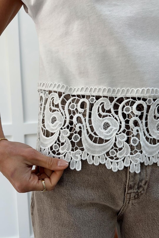 Güpür Detaylı Tshirt Beyaz