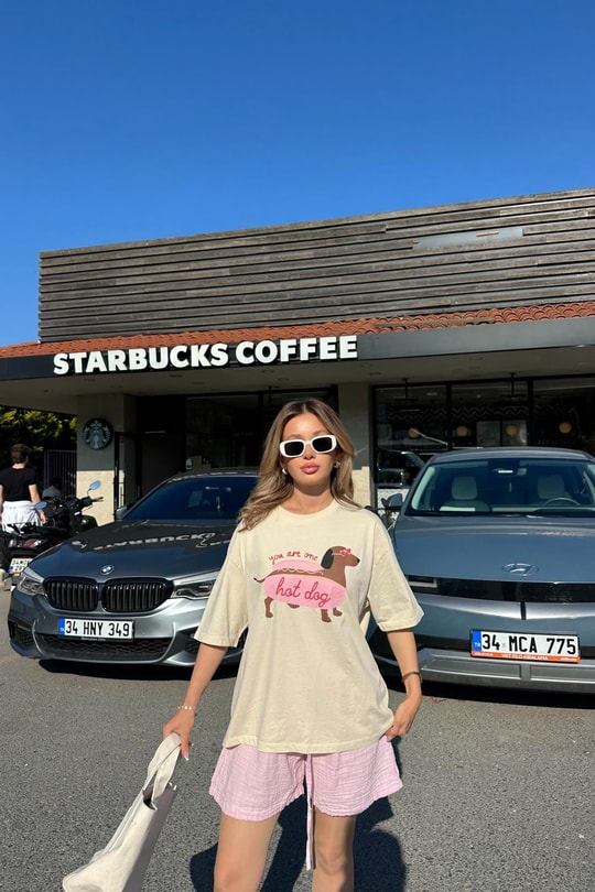 Hot Dog Baskılı T-shirt Bej