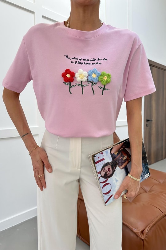 Kabartma Çiçekli Tshirt Pembe