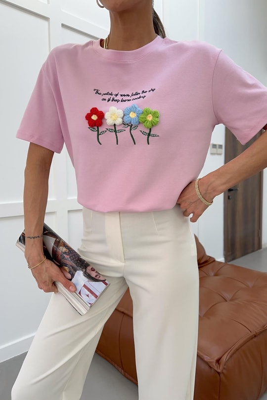 Kabartma Çiçekli Tshirt Pembe