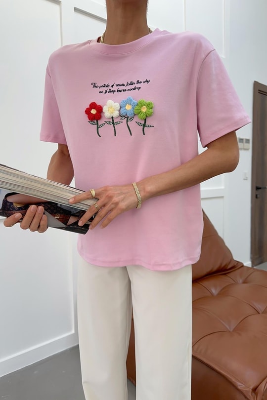 Kabartma Çiçekli Tshirt Pembe
