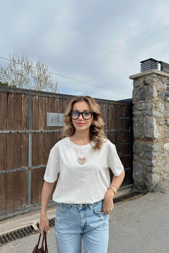 Kalp İşleme Tshirt Beyaz