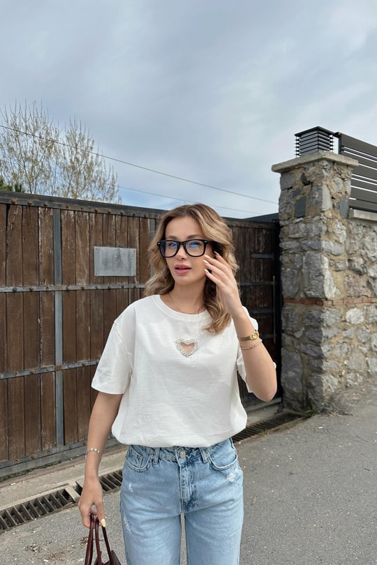 Kalp İşleme Tshirt Beyaz