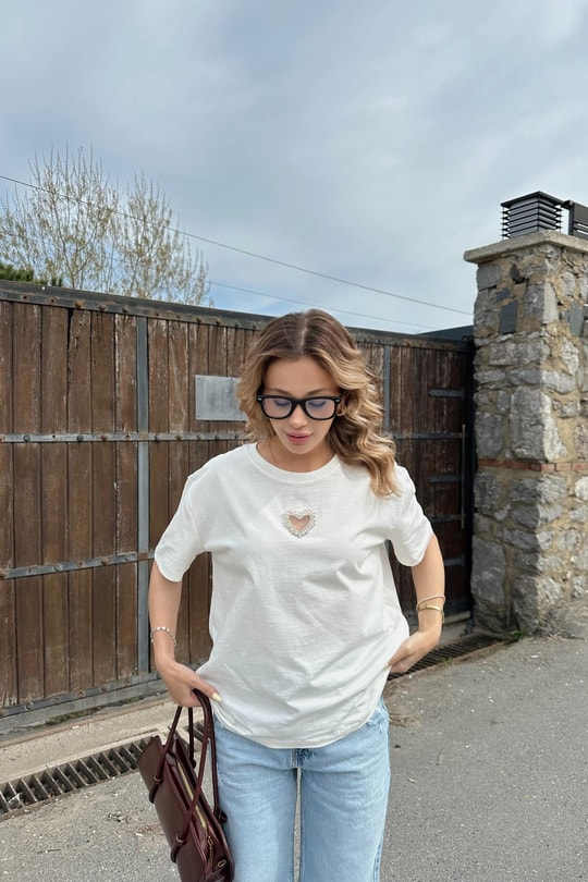 Kalp İşleme Tshirt Beyaz