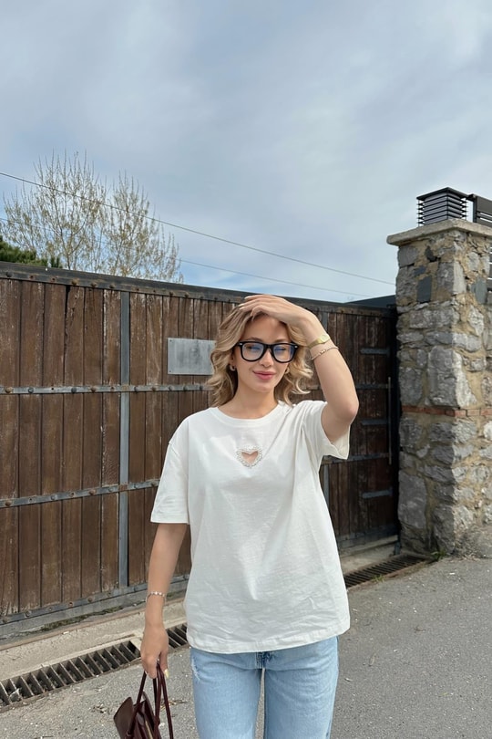Kalp İşleme Tshirt Beyaz