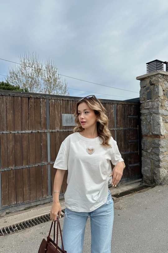 Kalp İşleme Tshirt Beyaz