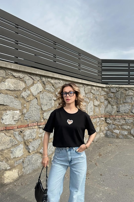 Kalp İşleme Tshirt Siyah