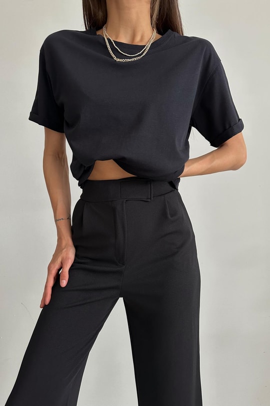 Kol Katlamalı Basic Tshirt Siyah