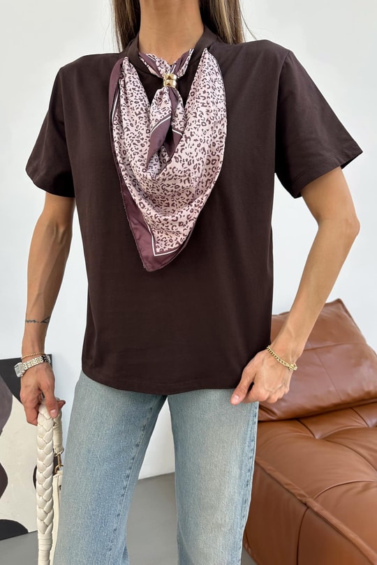 Leopar Desen Fularlı Tshirt Acı Kahve