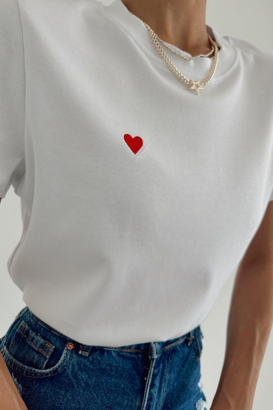 Mini Kalp Nakışlı Tshirt Beyaz