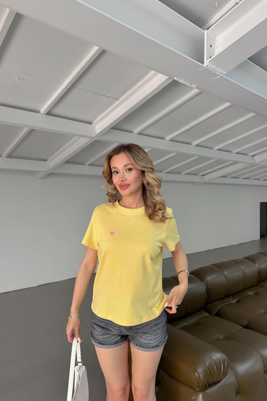 Mini Kalp Nakışlı Tshirt Sarı