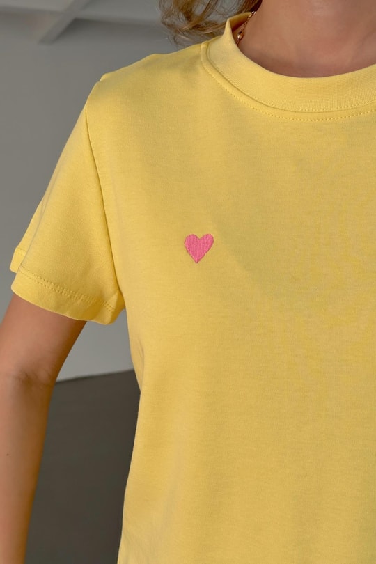 Mini Kalp Nakışlı Tshirt Sarı