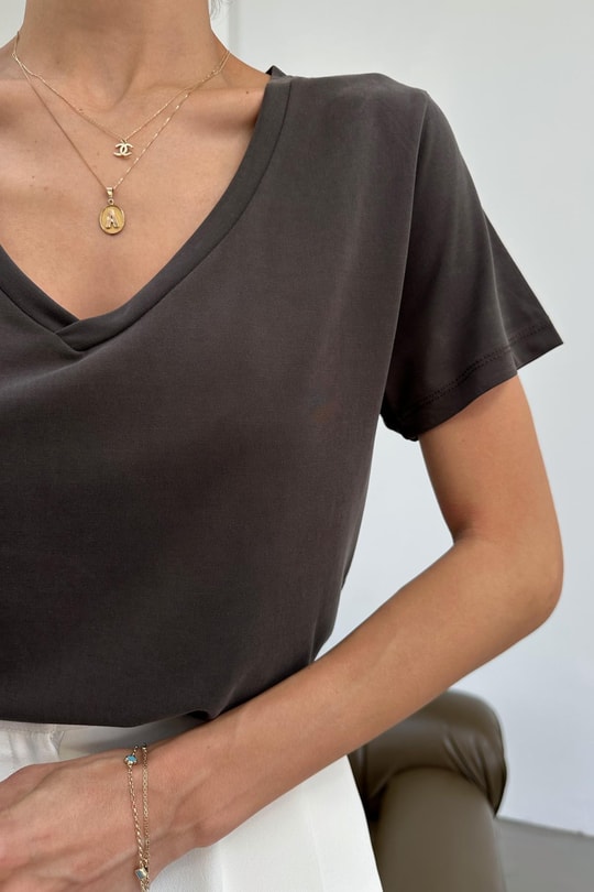 Oyso Kumaş V Yaka Basic Tshirt Kahve