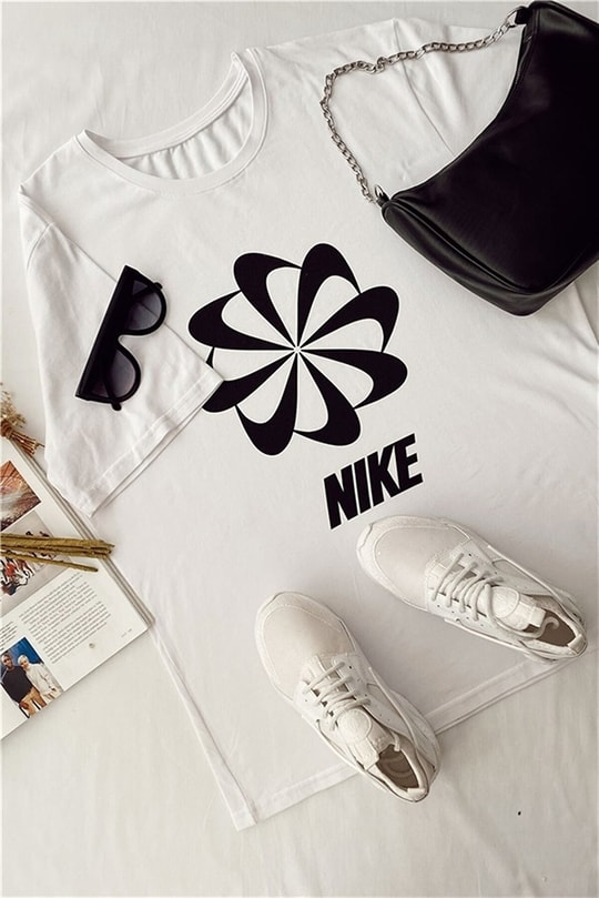 Pervane Baskılı Logo Tshirt  BEYAZ