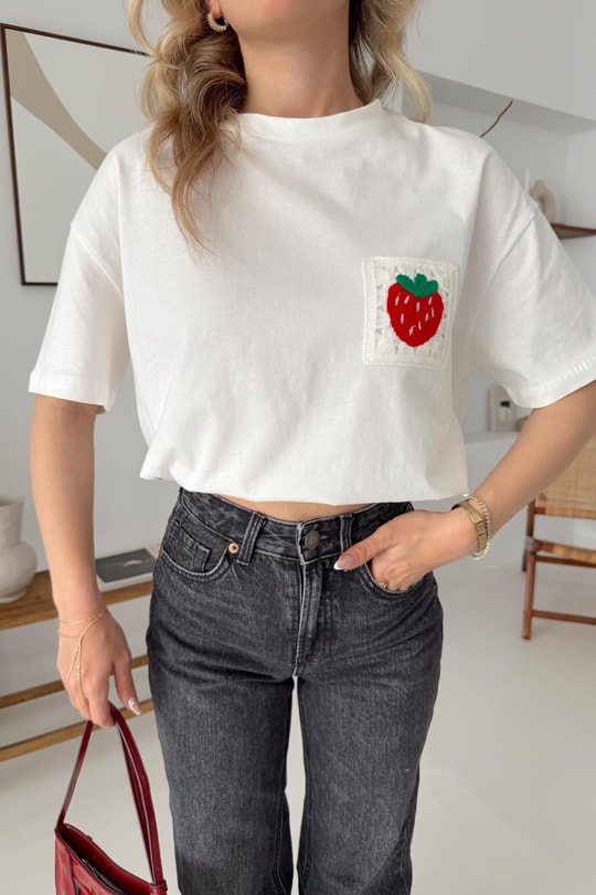 Süs Cep Çilek Tshirt Beyaz
