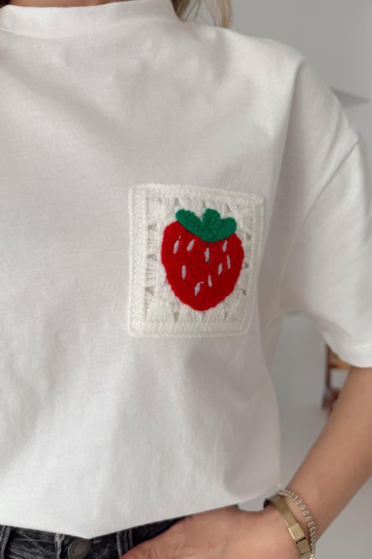 Süs Cep Çilek Tshirt Beyaz