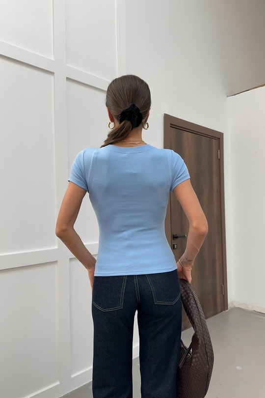 V Yaka Kısa Kol Tshirt Mavi