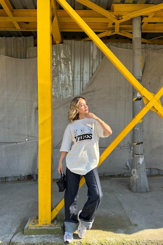 Vıbes Oversize Tshirt Beyaz