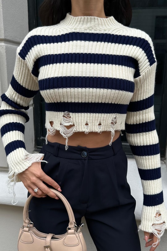 Yırtık detaylı Line Crop Kazak Lacivert