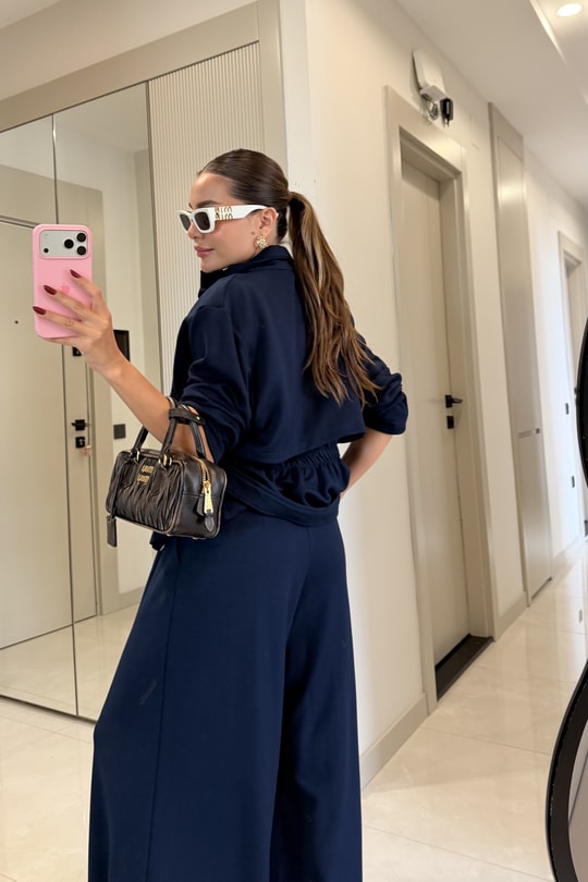 Arianna Lacivert Düğme Detaylı Geniş Paça Takım