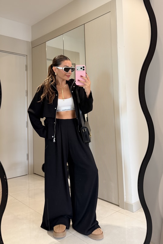 Arianna Siyah Düğme Detaylı Geniş Paça Takım