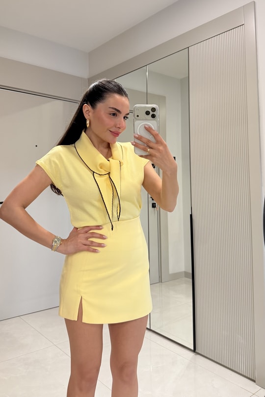 Janelle Sarı Yırtmaç Detay Şort Etek