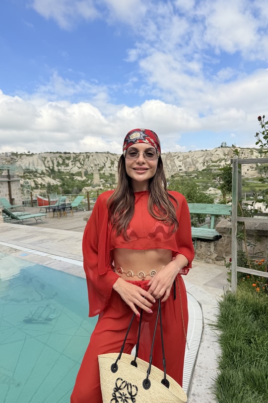 Jennifer Kırmızı Pelerinli Şifon Takım