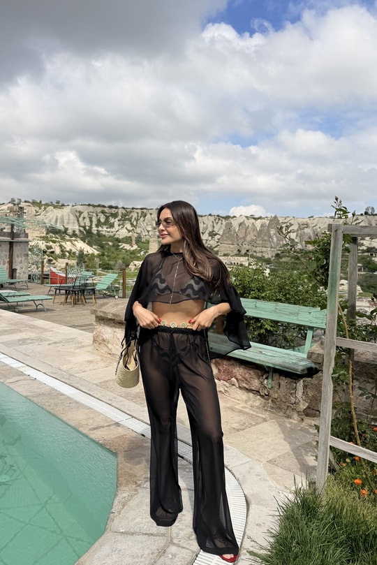 Jennifer Siyah Pelerinli Şifon Takım