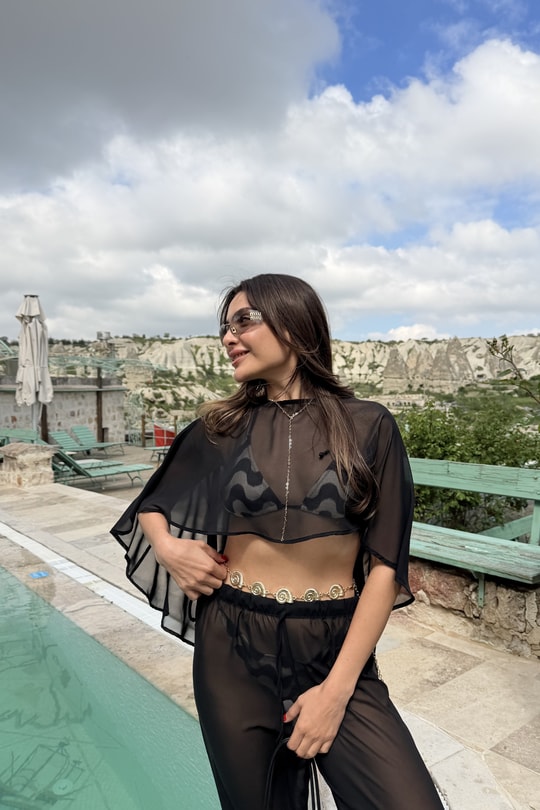 Jennifer Siyah Pelerinli Şifon Takım