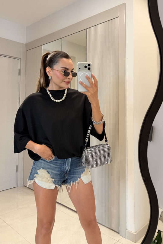 Lovely Siyah Arkası Taşlı Kalp Detaylı Tshirt