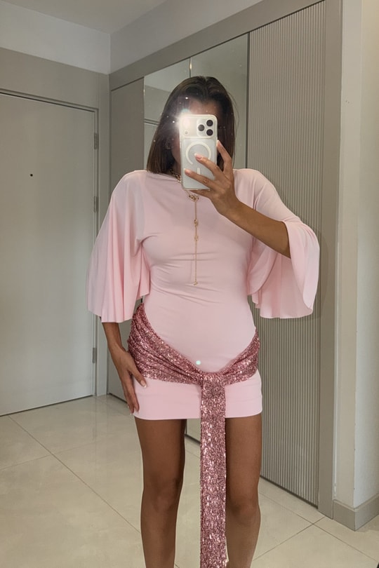 Sequin Pembe Payet Kuşaklı Sırt Dekolteli Elbise