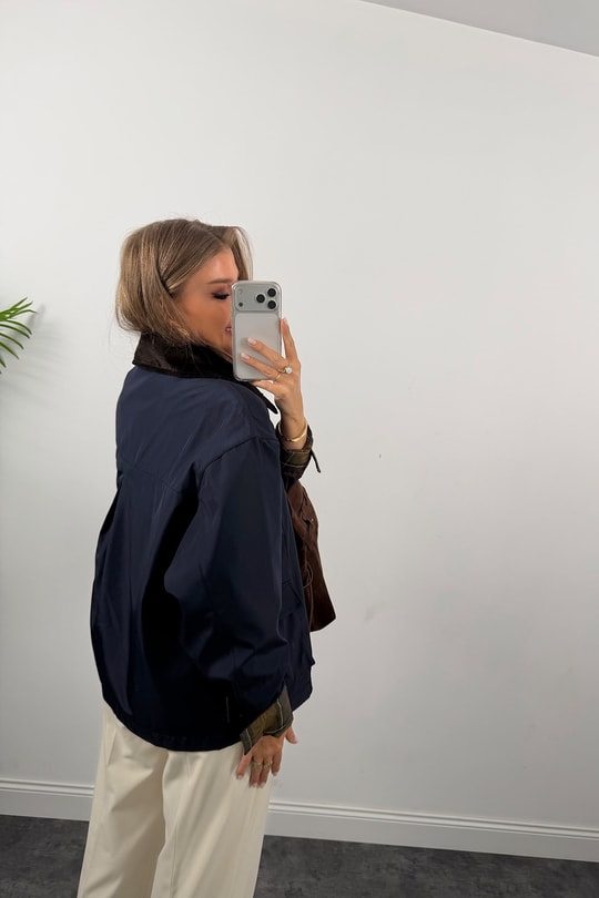 Marka Model Ekoseli Detaylı Parka Lacivert